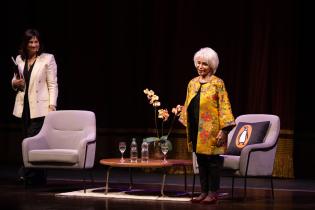 20250925dicimouyjmr2837.jpg Isabel Allende en el teatro Solís por la 47° edición de la FI