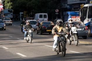 Transito y transporte Transito y transporte en la Avenida 18 de julio.