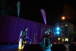 Escenario móvil en la plaza Madame Curie Escenario móvil en la plaza Madame Curie