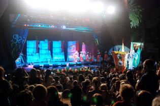 Teatro de Verano Comparsa C1080 en Concurso Oficial de Agrupaciones Carnavalescas en el Teatro de Verano