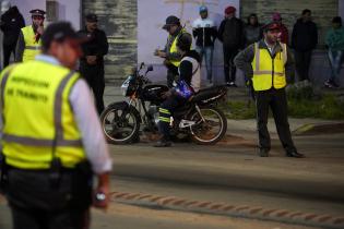 Operativo de transito en Instrucciones y Mendoza Operativo de transito en Instrucciones y Mendoza