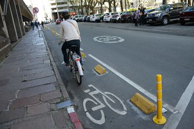 Separadores viales de ciclovías