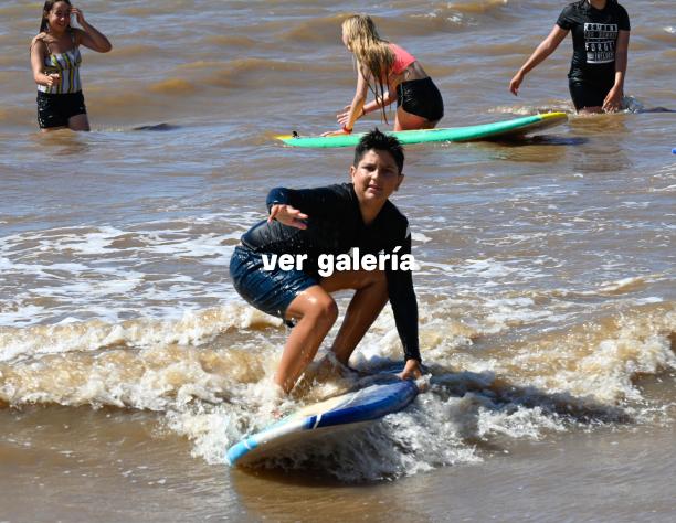 Escuela de Mar en playa Honda en el marco del programa Monteverano ,04 de enero de 2024