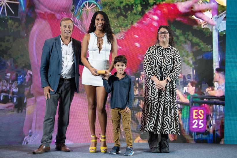 Entrega de menciones de los conjuntos ganadores del Desfile de Escuelas de Samba
