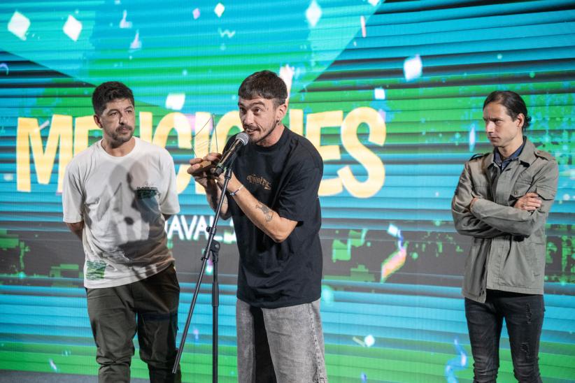 Entrega de menciones de los conjuntos ganadores del Concurso Ofi