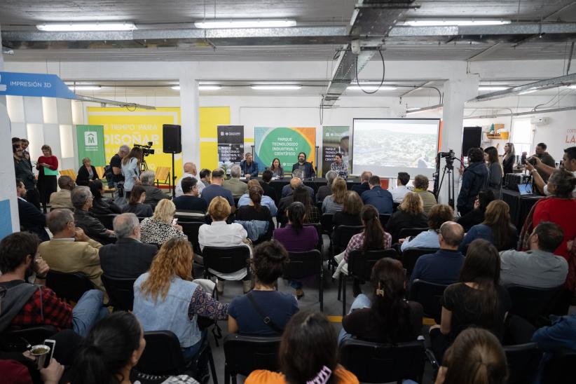 Conmemoración de la declaración del PTI Cerro como parque cien