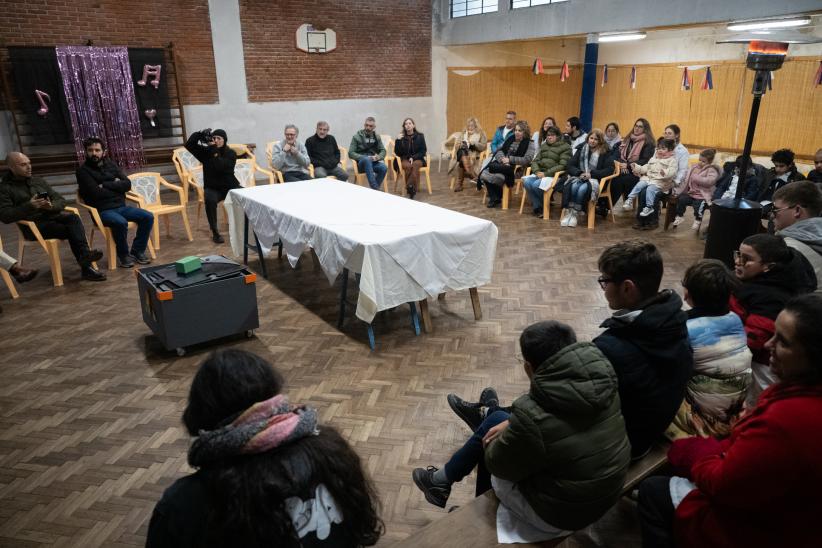 Presentación de maqueta háptica en la Escuela Nº 198 para ni