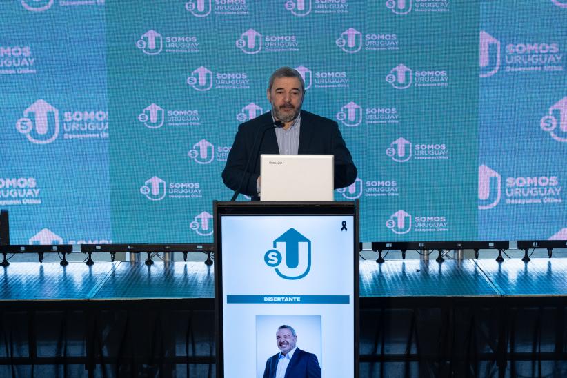 Intendente Mario Bergara, expone su visión sobre la gestión, l