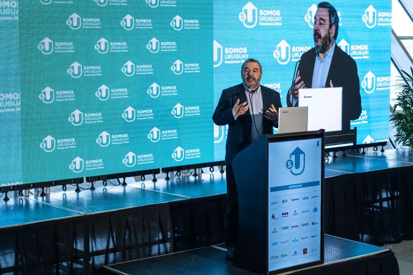 Intendente Mario Bergara, expone su visión sobre la gestión, l