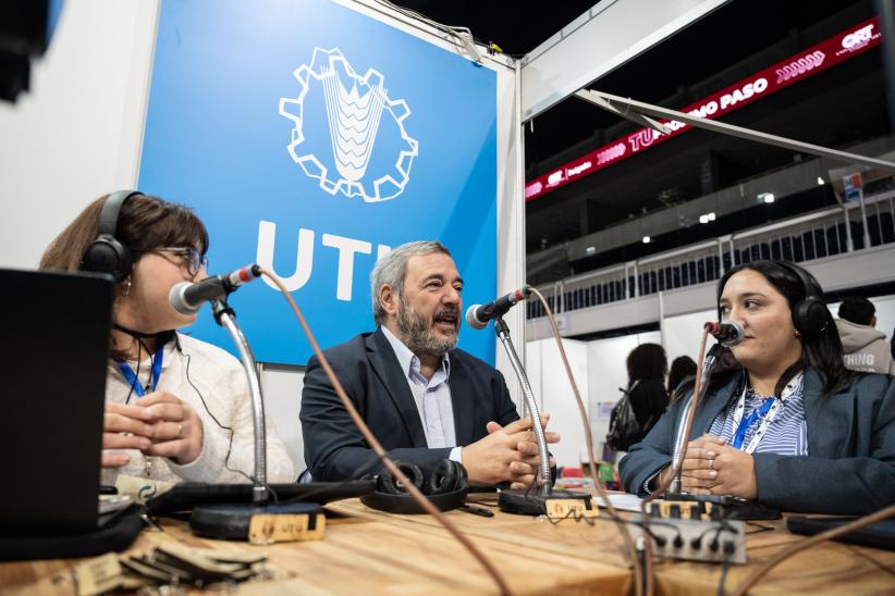 Intendente Mario Bergara, recorre la Expo Educate