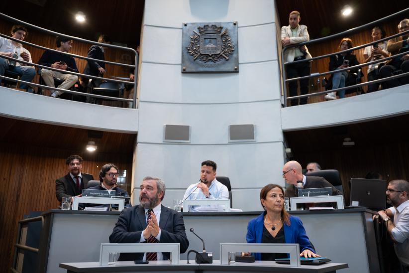 Intendente Mario Bergara, asiste a la Junta Departamental de Mon