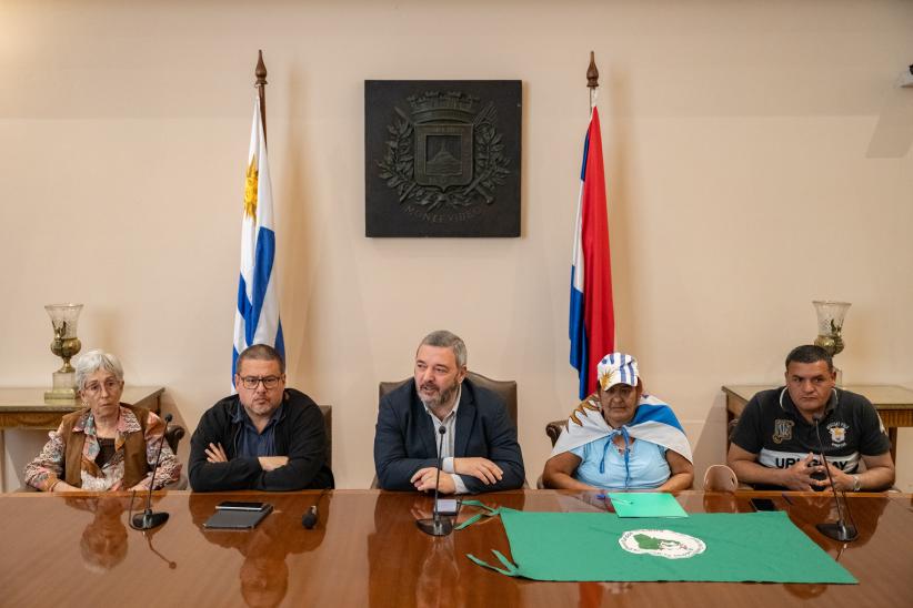 Intendente Mario Bergara, participa de firma de convenio con la 