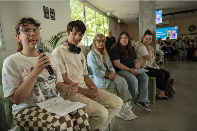 Encuentro por la salud mental adolescente en el Espacio Colabora