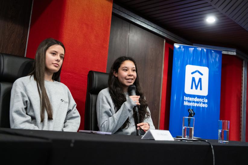 Lanzamiento del Compromiso Montevideo por el cambio climático  Voluntarios y voluntarias del programa Montevideo Joven, durante el lanzamiento del Compromiso Montevideo por el cambio climático