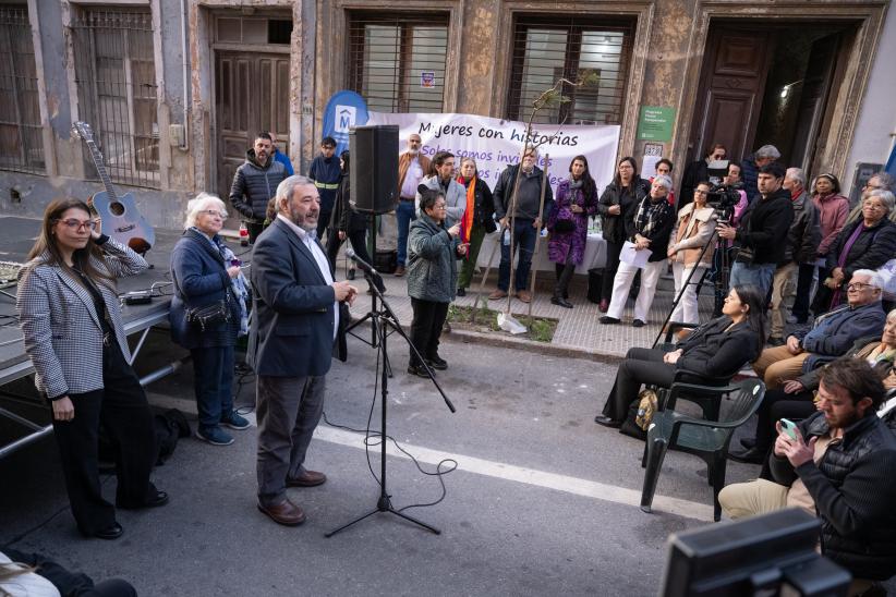 Intendente Mario Bergara, durante la inauguración de finca recuperada para colectivo "Mujeres con historias", 30 de octubre de 2025