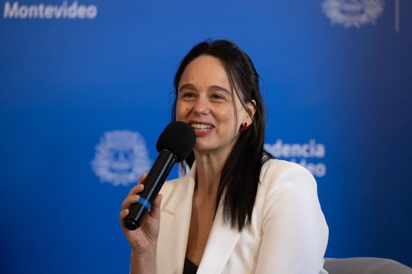 Directora de la División Turismo, Karina Fortete durante el foro de Enoturismo en Montevideo