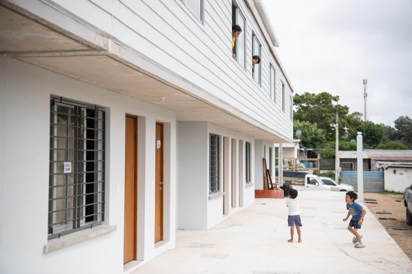 Mudanza de 36 familias del asentamiento El Progreso a nuevas viv