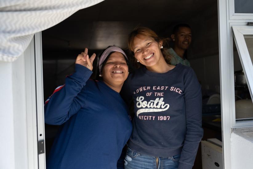 Inauguración de viviendas de realojo para familias del asentami