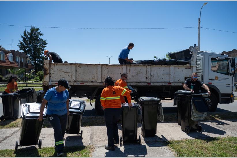  Entrega de contenedores en municipios A y G