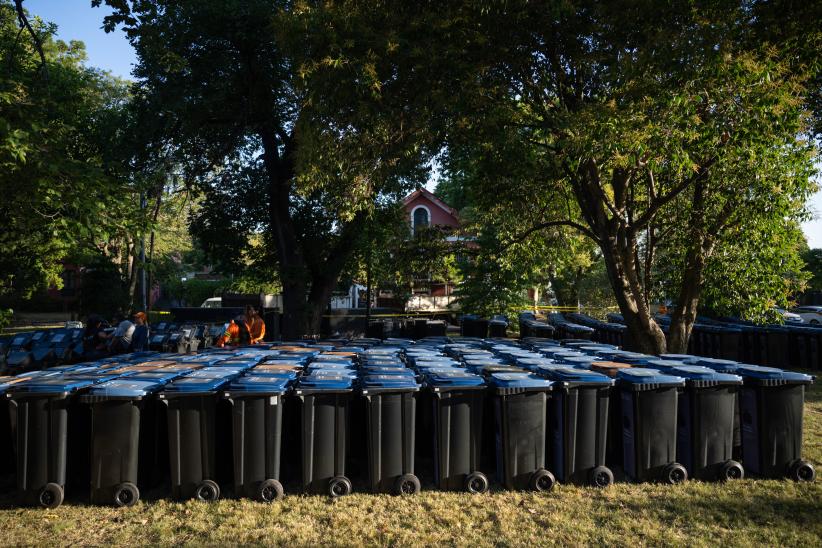 Entrega de contenedores en municipio G