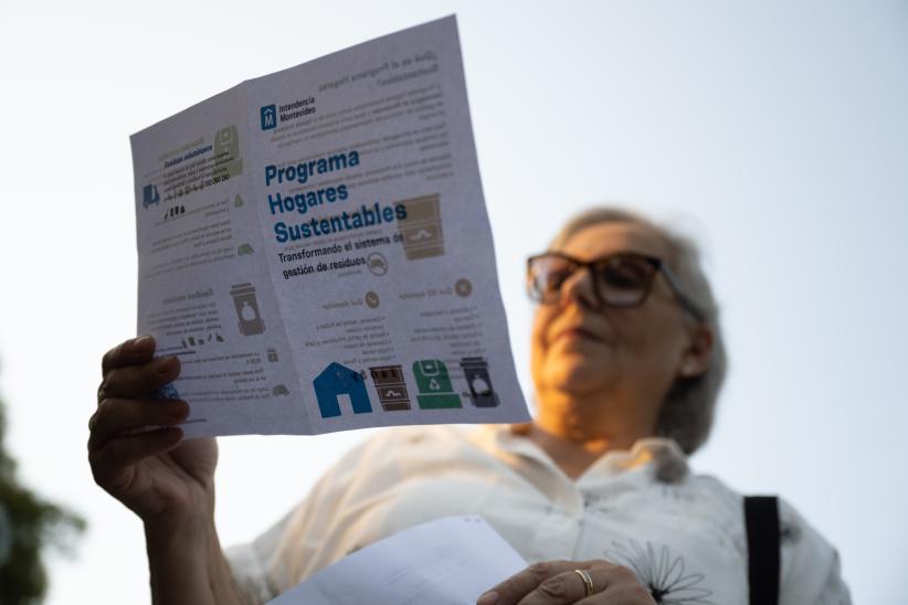 Entrega de contenedores en municipio G