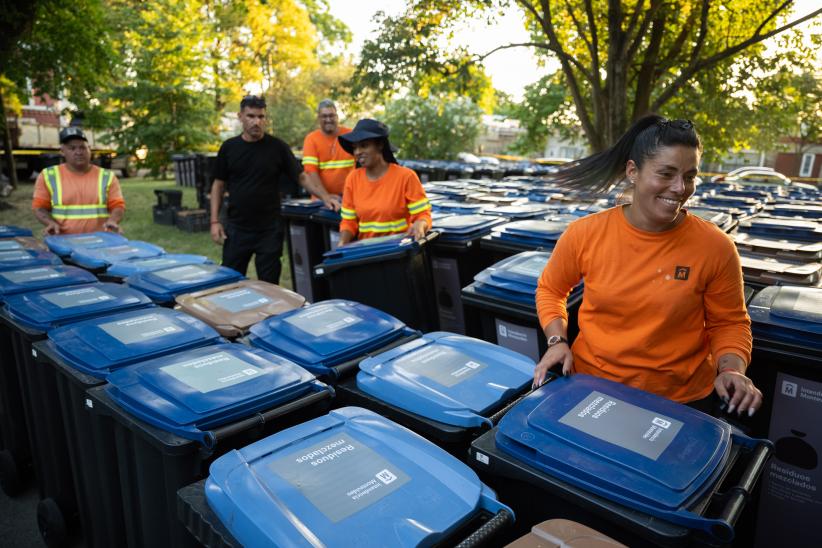 Entrega de contenedores en municipio G