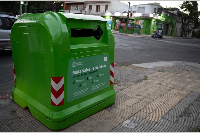 Entrega de contenedores en municipio G