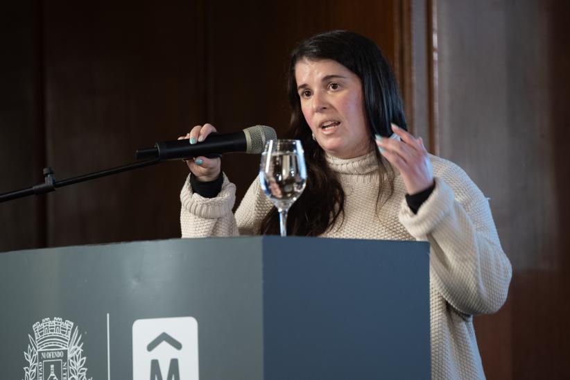 Directora de DDHH, Antonella Torelli, durante la Actividad: "Testigos del 20" por el Mes de la Memoria