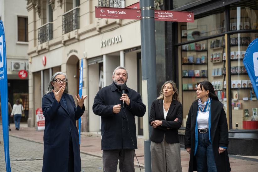 Presentación de cartelería turística en Ciudad Vieja