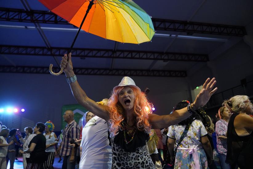 Baile de cierre de las actividades de verano de personas mayores