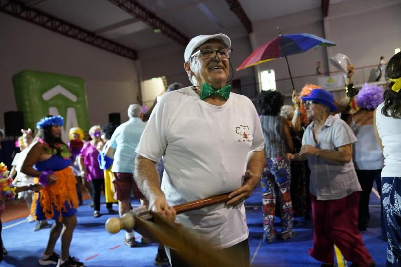 Baile de cierre de las actividades de verano de personas mayores
