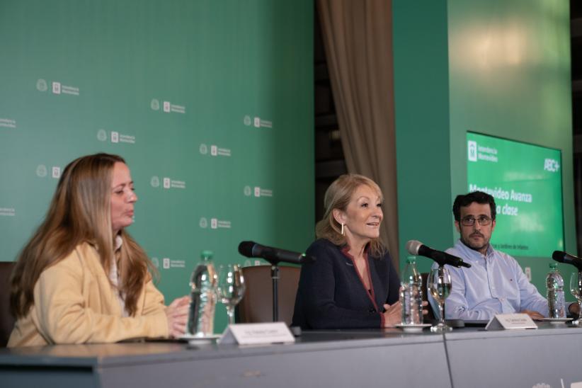 Conferencia de prensa por anuncio de obras en el marco del Plan ABC Veredas