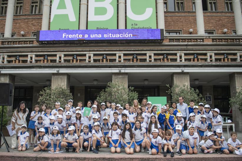 Entrega de sello Montevideo Más Verde a instituciones
