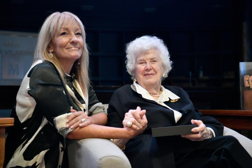 Intendenta de Montevideo Carolina Cosse, participa de la ceremonia de declaración de Ciudadana Ilustre de Montevideo a la artista plástica Linda Kohen
