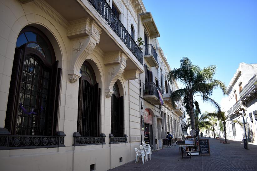 Recorrida de autoridades por las obras de la peatonal Pérez Castellano