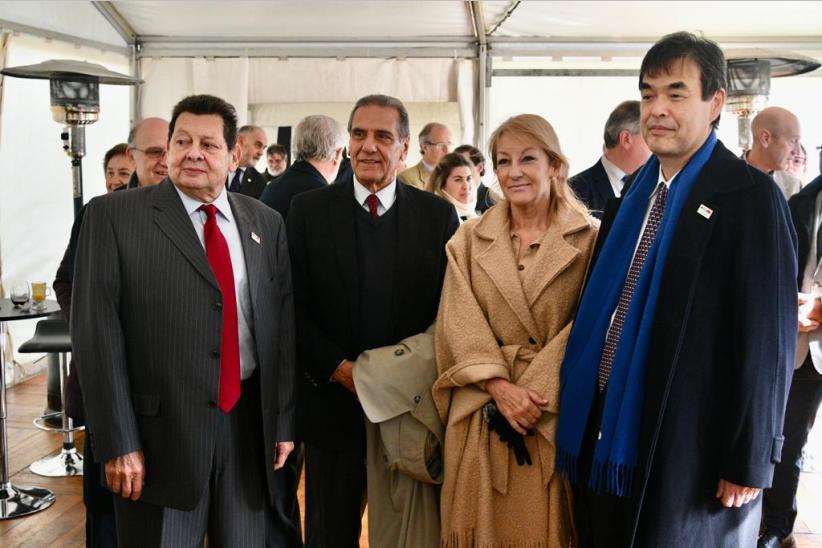 Inauguración de monolito en homenaje al centenario del vínculo entre Uruguay y Japón 