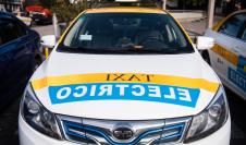 Presentación de nuevos taxis eléctricos en el Intercambiador Belloni