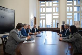 20250822dicimouyjmr8237.jpg El intendente Mario Bergara se reúne con representantes del BID