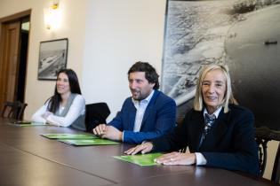 Alcaldesa del Municipio E, Mercedes Ruiz durante la reunión con el intendente Mario Bergara