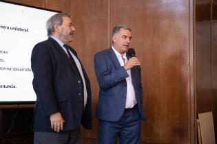 Intendente Mario Bergara, saluda a las y los participantes del p