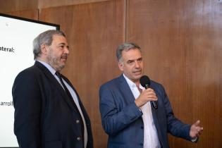 Intendente Mario Bergara, saluda a las y los participantes del p