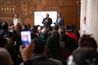 Intendente Mario Bergara, saluda a las y los participantes del p