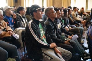 Intendente Mario Bergara, saluda a las y los participantes del p
