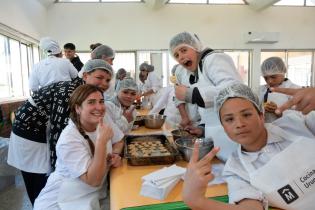 aa727e61-592f-44d1-84fc-62906bd7c7c5.jpg Taller de Cocina uruguay del Concejo de Niñas y Niños