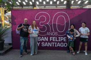 Entrega de kits de la carrera San Felipe y Santiago