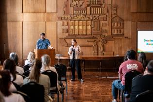 Entrega de certificados de calidad a dependencias de la Intenden