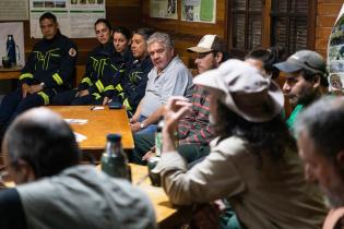 Taller teórico con bomberos sobre prevención de incendios en c