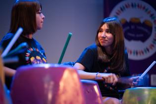 Jornadas de adolescentes en escena de la Movida Joven