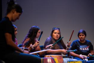 Jornadas de adolescentes en escena de la Movida Joven