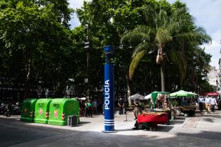 MB recorrida por plaza Matriz con Ministro del Interior Carlos N